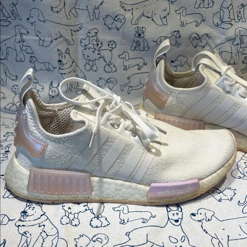 Adidas NMD_R1 sneakers White & Light Pink Runner Sneakers Woman’s Sz 6.5